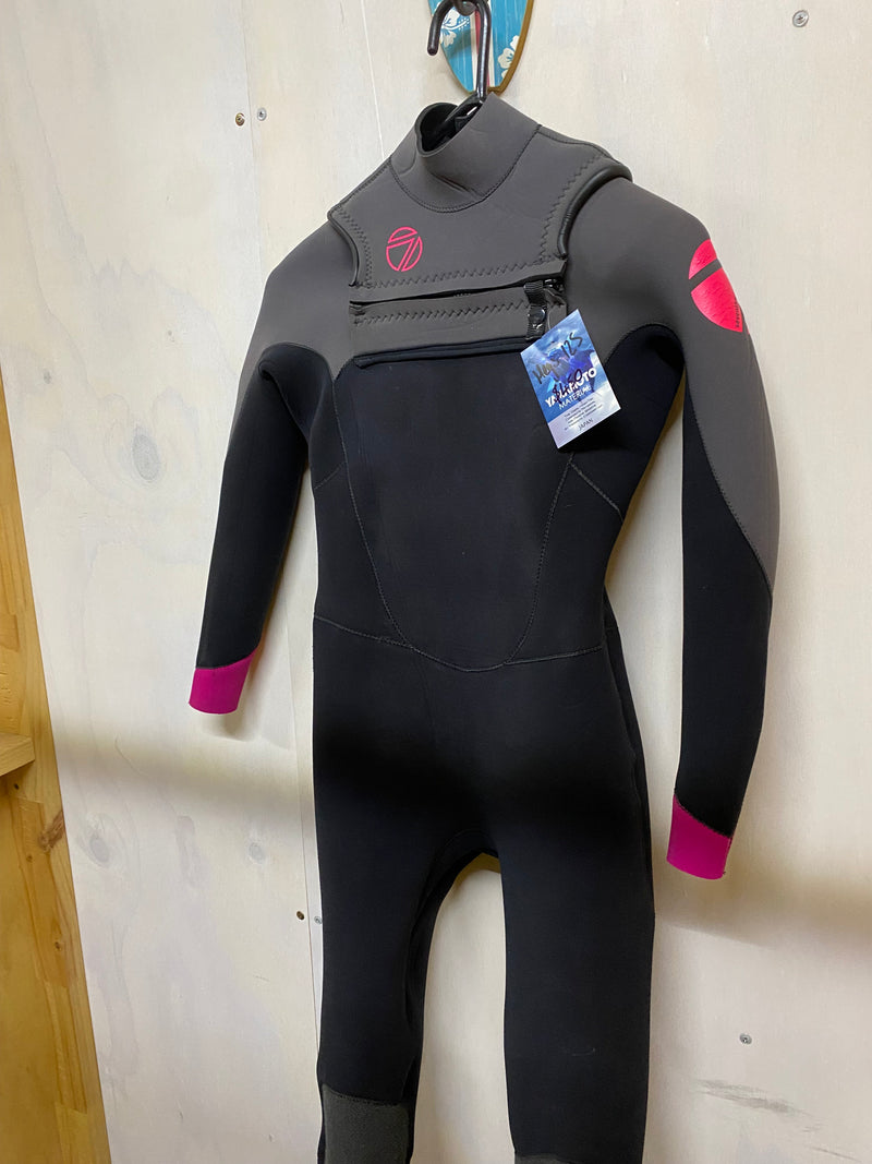 Clearance Women's MAX Ultra 3/3mm Chest Zip Glued Winter Wetsuit 12Short